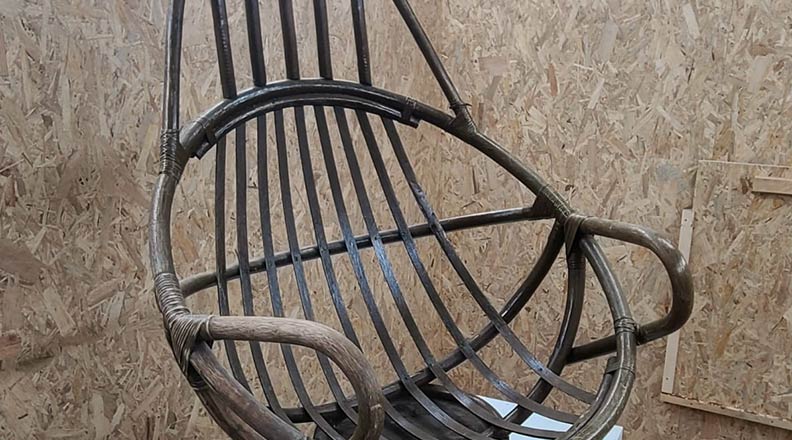 Chaise en osier avant aérogommage