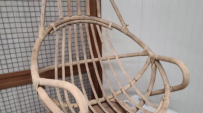 Chaise en osier après aérogommage