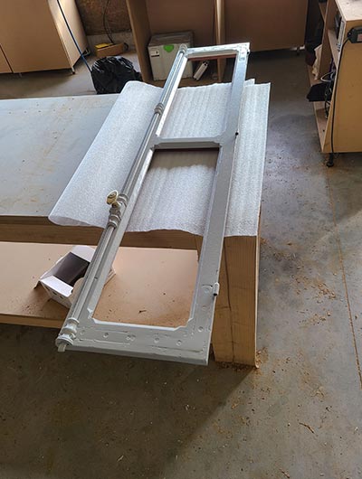 Fenêtre en bois après restauration